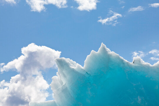USA, Alaska, Glacier Bay National Park, McBride Glacier, Chunk of Ice