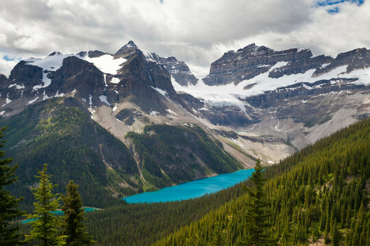 Canada, Mount Assiniboine Provincial Park, Lake Gloria from Wonder Pass viewpoint