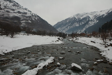 kashmir life in the winter