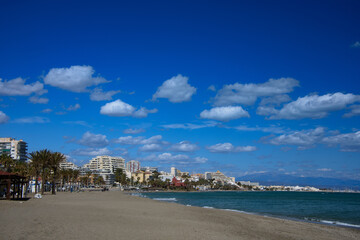 Obraz premium Large beach in the tourist town of Benalmadena, Andalusia, Spain