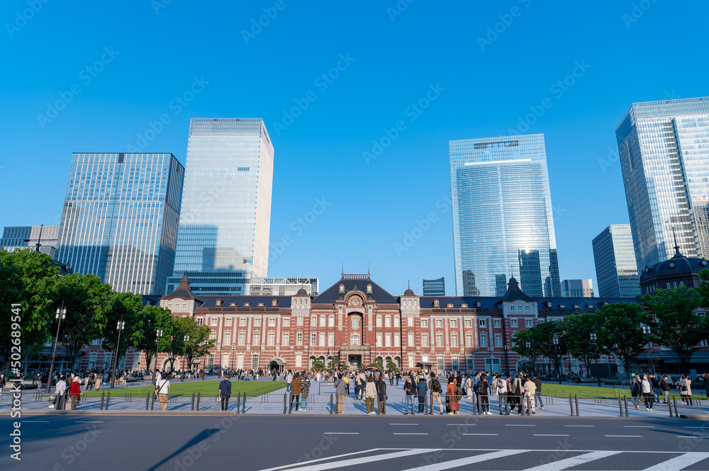 Poster 東京都千代田区丸の内のビジネス街の都市景観