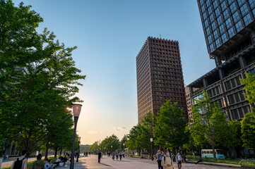Obraz premium 東京都千代田区丸の内のビジネス街の都市景観