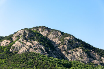 Fototapeta na wymiar mountain landscape under blue sky