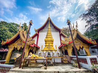 Obraz premium Wat Phrathat Suthon Mongkhon Khiri temple complex in Phrae, Thailand