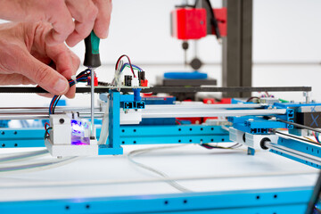 Assembling CNC Laser Cutting Machine for Precision Medical Equipment Parts