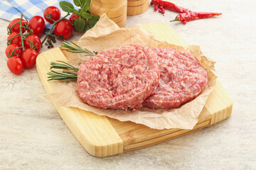 Raw pork cutlet for burger