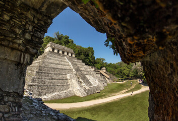Beautiful pyramid that you can see in the temples of Palenque. Yucatan, Mexico - obrazy, fototapety, plakaty