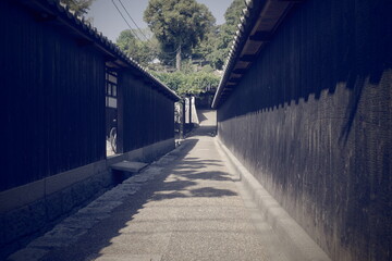 日本の岡山県倉敷市児島から下津井の古くてとても美しい建物