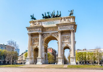 Fototapeta na wymiar The Arco della Pace (Arch of Peace) is a neoclassical triumphal arch located in Porta Sempione (Simplon Gate) in Milan, Italy.
