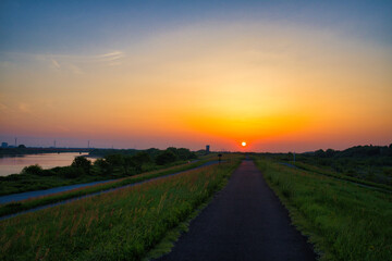 利根川サイクリングロードの夕陽