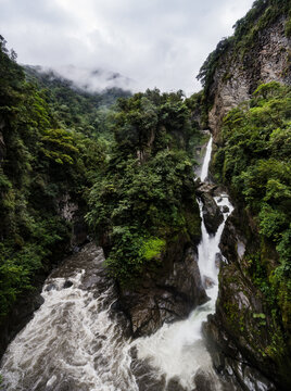 The Pailon del Diablo Waterfall, R&iacute;o Verde, Banos, Ecuador, South America