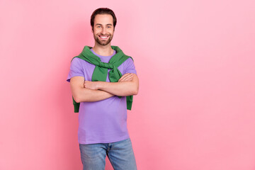 Photo of cool millennial beard man crossed arms wear t-shirt pullover jeans isolated on pink color background