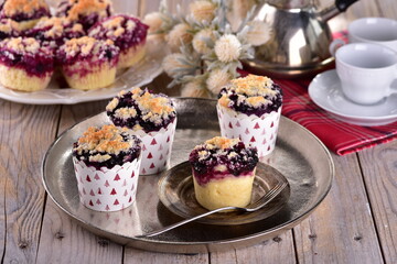Coconut muffins with berries 
