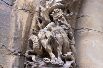 Fototapeta na wymiar sculpture on a cathedral door
