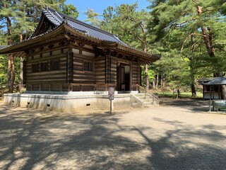 Fototapeta premium 毛越寺の開山堂