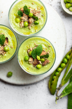 gaspacho vert aux petits pois concombre et courgette avec menthe