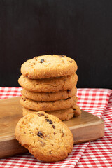 Pile of white chocolate cookies.