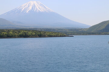 Obraz premium 本栖湖と富士山