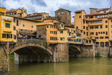Fototapeta na wymiar Ponte vecchio a Firenze