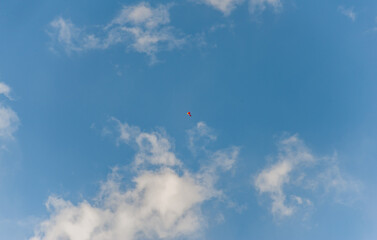 Fototapeta na wymiar Balloons are flying high in the sky