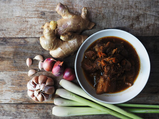 Thai northern redcurry spice pork soup and garlic 