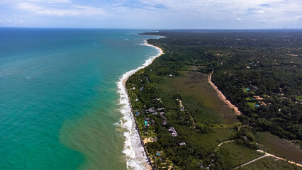 Praia Trancoso Sul da Bahia Brasil Praia Tropical Paradisíaca Mata Atlântica Rio Mar Areia Azul Verde Resort Viagem Férias 
