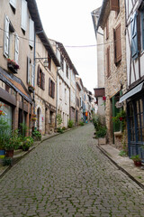 Obraz na płótnie Canvas La cité médiévale de Cordes-sur-Ciel, dans le Tarn, en Occitanie