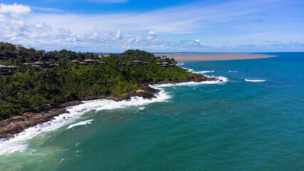 Praia Litoral Itacaré Bahia Nordeste Tropical Brazil Mar Oceano Azul Verde Natureza Mata Atlântica Coqueiros Banhistas Férias Viagem 