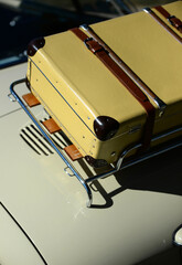 Bagages vacances voiture ancienne