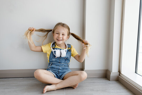 ls models small preteen child little girl Little Images – Browse 11,761,140 Stock Photos, Vectors, and Video | Adobe  Stock