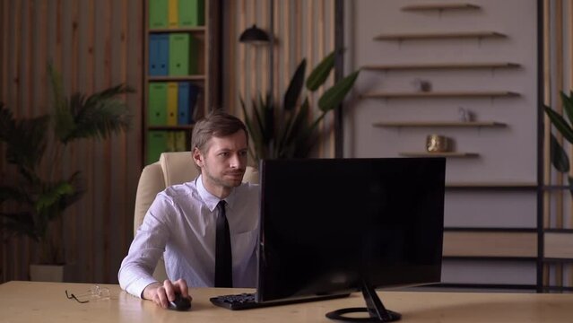  The computer problem. A crazy businessman smashed his office monitor using a baseball bat.