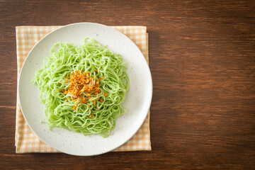 green jade noodle with garlic