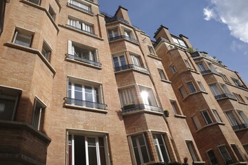 Fototapeta na wymiar Apartment building in the city of Paris, France