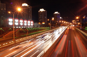 Fototapeta na wymiar light trail of city traffic 