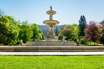 Obraz premium Fountain in the gardens of the Royal Palace of Madrid, Campo del Moro.