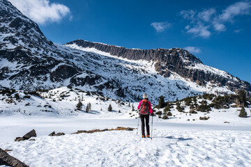 Fototapeta na wymiar Trentino escursione sulla neve