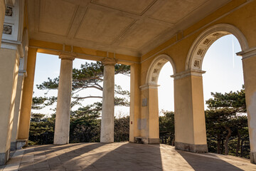 Im Inneren des Husarentempel in Mödling, Niederösterreich