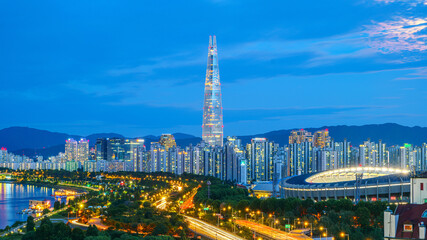 Obraz premium City night view of Seoul, South Korea taken at sunset time