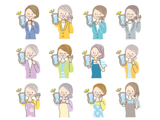 スマホの画面を見せるミドル女性達のイラスト素材