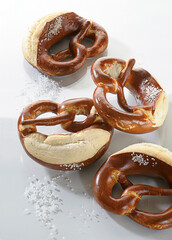 Brezel, Laugenbrezel mit Salz