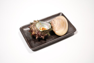 サザエとハマグリのイメージ画像	