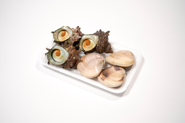 サザエとハマグリのイメージ画像	