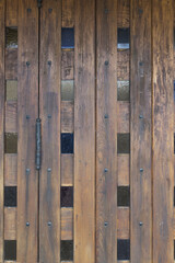Porte en bois d'église