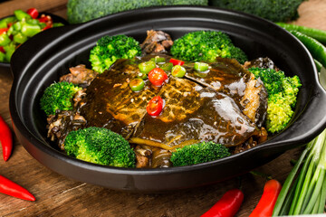 Delicious Chinese cuisine：Braised Turtle in Brown Sauce