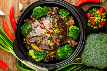 Delicious Chinese cuisine：Braised Turtle in Brown Sauce