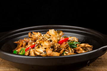 Delicious Chinese food：Fried frog with chili