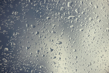 gouttes de pluie sur fenêtre