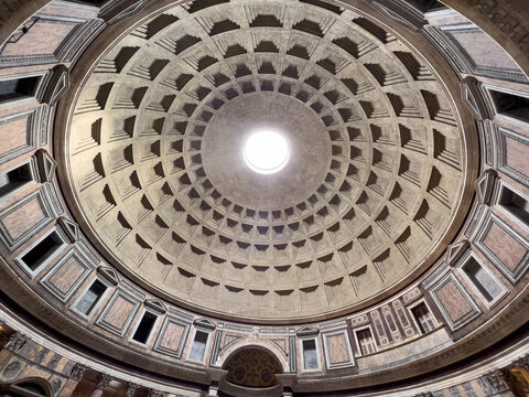 The inside central opening in the Pantheon temple in Rome