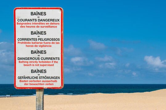 Panneau alertant des dangers des baïnes dans l'océan atlantique (France)