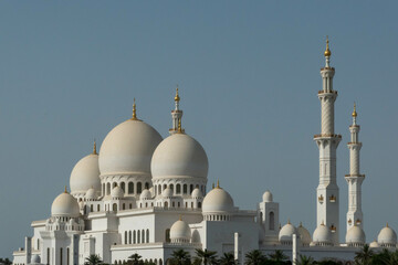 Fototapeta na wymiar Sheikh zayed grand mosque at Abu Dhabi - UAE